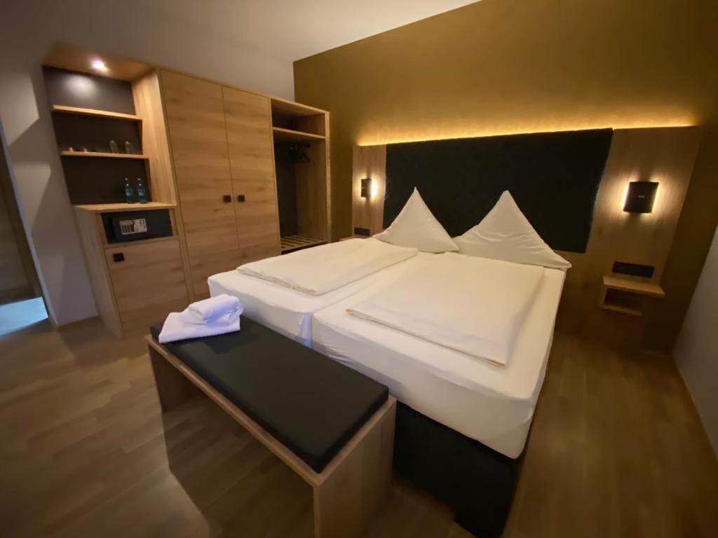 Hotel Gasthof Kaesser Ansbach Zewnętrze zdjęcie